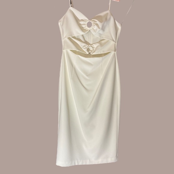 NWT Gianni Bini Cutout White Spaghetti Strap Dress - Picture 4 of 15